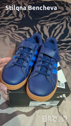 Нови детски кожени маратонки за момче Adidas 35 номер, снимка 5 - Детски маратонки - 54327225