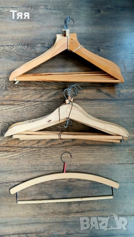 Дървени закачалки 