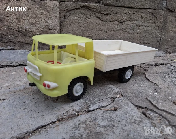 Стара Българска Играчка Камион от Соца