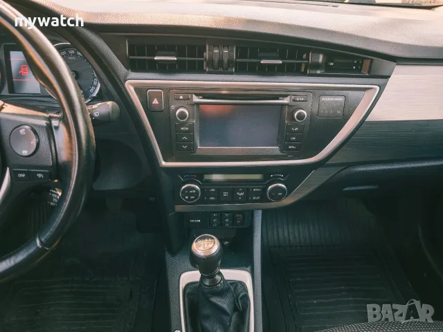 Toyota Auris D4D 2000 Diesel, снимка 12 - Автомобили и джипове - 55816478