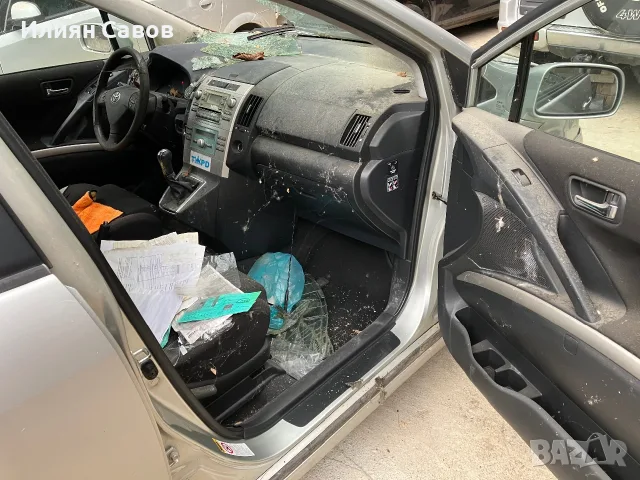 Toyota Corolla Verso 2.0 D4D 116кс НА ЧАСТИ, снимка 7 - Автомобили и джипове - 55985235