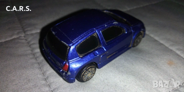 Clio V6 Renault Sport MAISTO Мащаб 1:64, снимка 4 - Колекции - 53258233