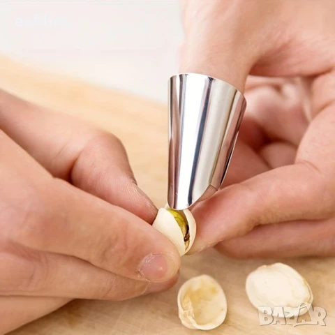 Стоманен протектор за пръстите за белене на плодове и зеленчуци, снимка 2 - Аксесоари за кухня - 50760865