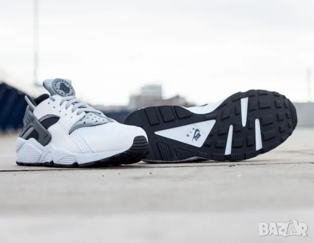 оригинални маратонки Nike Air Huarache  номер 45 ,5-46, снимка 4 - Маратонки - 47473022