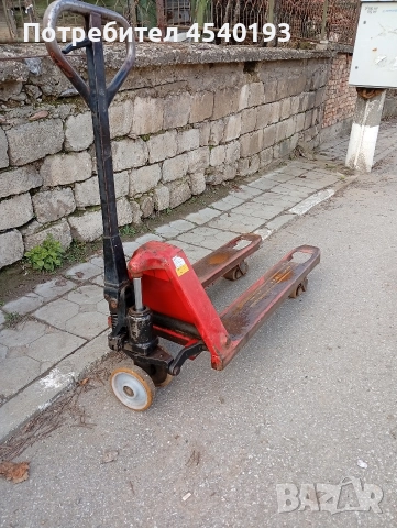 Палетна количка 