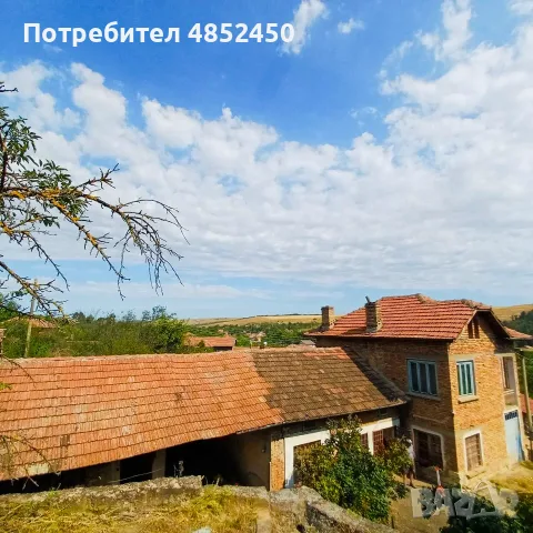 Продавам първия етаж от къща в с. Бръшляница | 80 кв.м + двор 1710 кв.м  11 990 €, снимка 3 - Къщи - 56078326