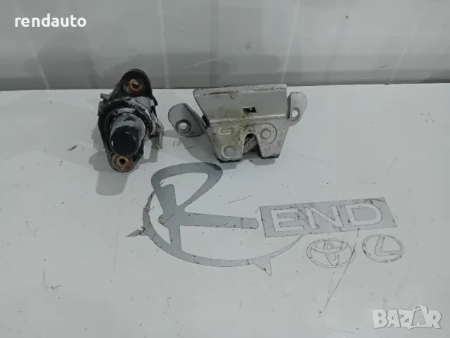 Брава с бутон за пета врата (багажник) Toyota Aygo 1 1.4hdi  2005-2014