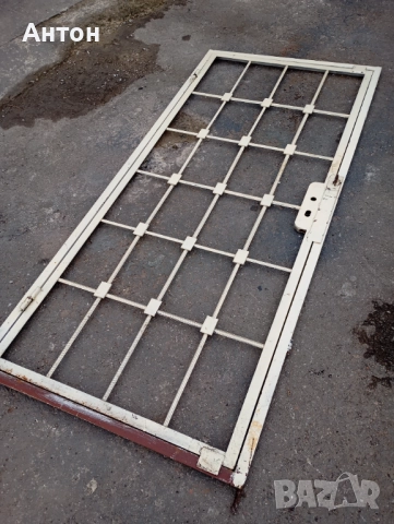 Решетка от железо за врата