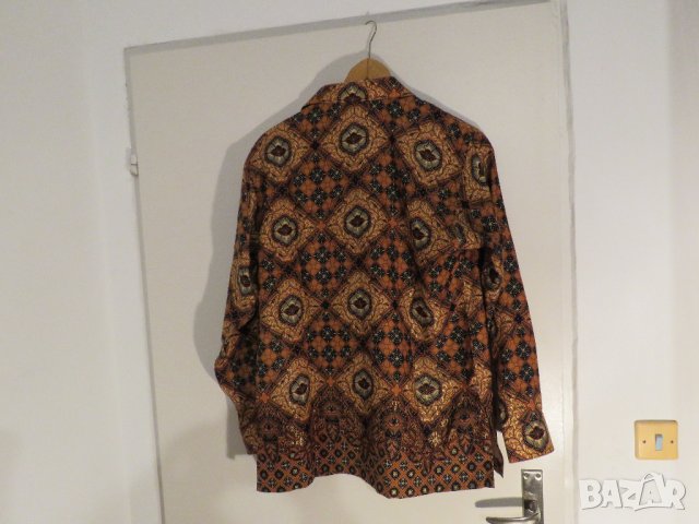 бутикова мъжка  риза с ефектни шарки и  златисти орнаменти-  Batik Keris.- красота която спира дъха , снимка 6 - Ризи - 30304832