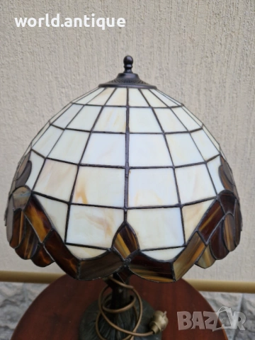Прекрасна голяма настолна лампа Тифани , снимка 7 - Настолни лампи - 53063180