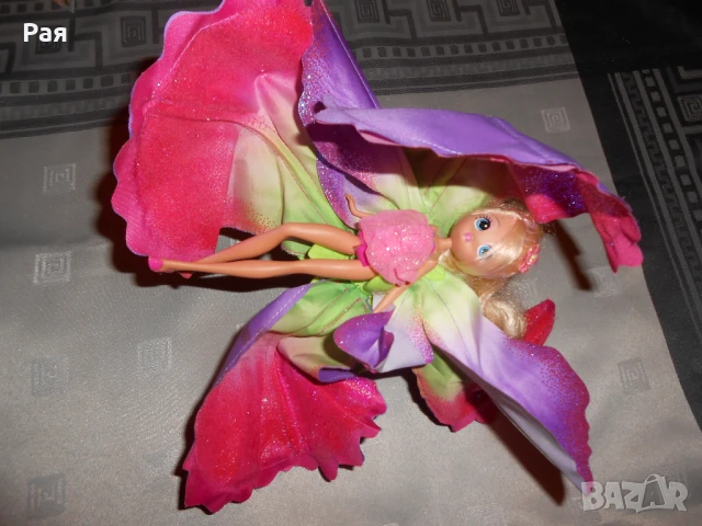 Колекционерска Barbie Blooming Thumbelina 2008 г, снимка 8 - Кукли - 50748812