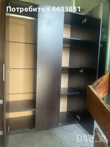Продавам, снимка 2 - Гардероби - 52510391