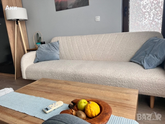 Плюшен бежов диван на Jysk, снимка 8 - Дивани и мека мебел - 53375816