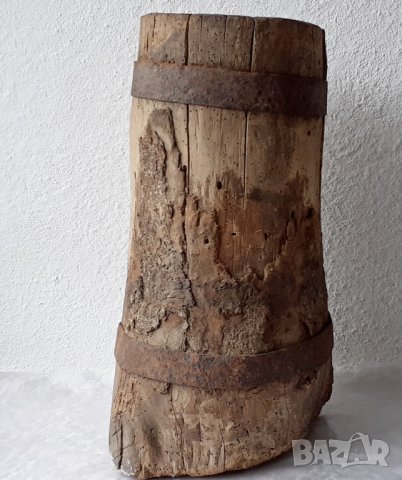 Стара дървена чутура от дърво и ковано желязо