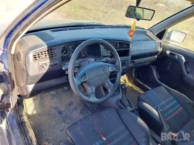 Здравейте  продавам Голф 3 1.9 90 кс на части, здрави мотор скорости ходова част,фарове стопове,тава, снимка 9 - Автомобили и джипове - 38505253