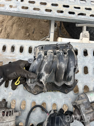 Всмукателен колектор Ситроен Ц2 1.4i 75кс 2003г, снимка 2 - Части - 54276255