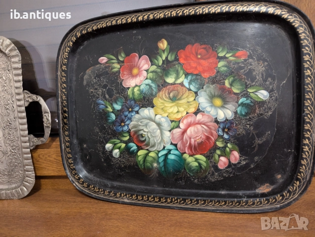 Стар поднос