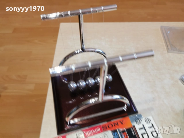 Люлката на Нютон-18х18х15см-стоманени топчета 1501261052, снимка 3 - Колекции - 53106282