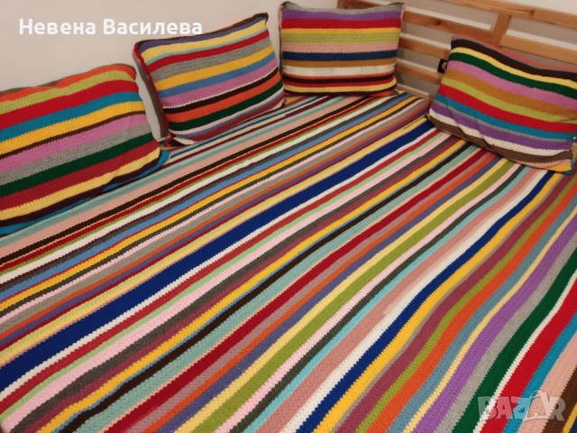 Ръчно излетен комплект на една кука - шалте/одеяло с 4 калъфки за възглавници.   , снимка 6 - Покривки за легло - 52887625