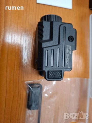 Фенер за пистолет , снимка 2 - Оборудване и аксесоари за оръжия - 52848119