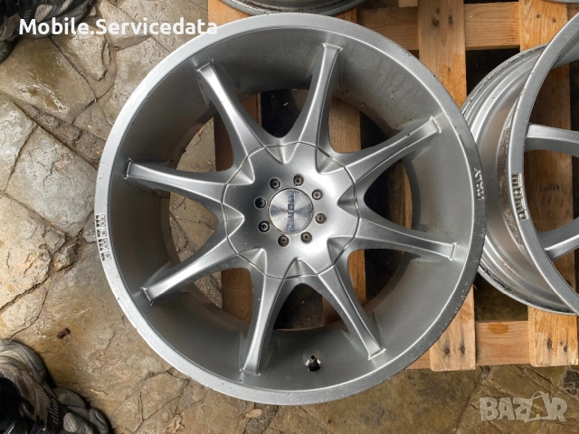 Комплект MOMO Quasar 17″ джанти – 4 броя Добро Състояние, без кривини, снимка 2 - Гуми и джанти - 53248291