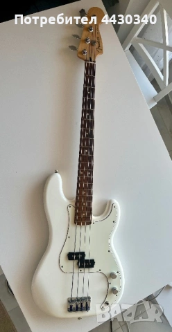 Fender Precision Bass , снимка 2 - Китари - 54104571