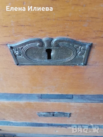 Стар дървен скрин, снимка 2 - Антикварни и старинни предмети - 50929226