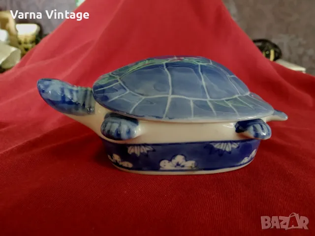 Стара порцеланова кутия за бижута Костенурка.