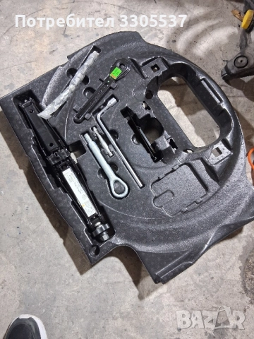 Оригинална патерица цял комплект за Мерцедес МЛ, снимка 3 - Гуми и джанти - 52336645