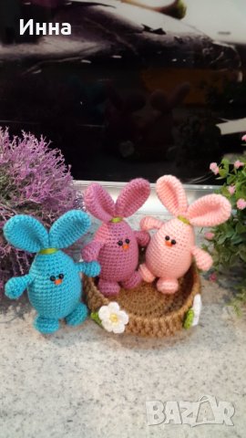 Великденски подаръци. Три зайчета в гнездото. Плетена играчка. Ръчно изработени., снимка 6 - Романтични подаръци - 39875113