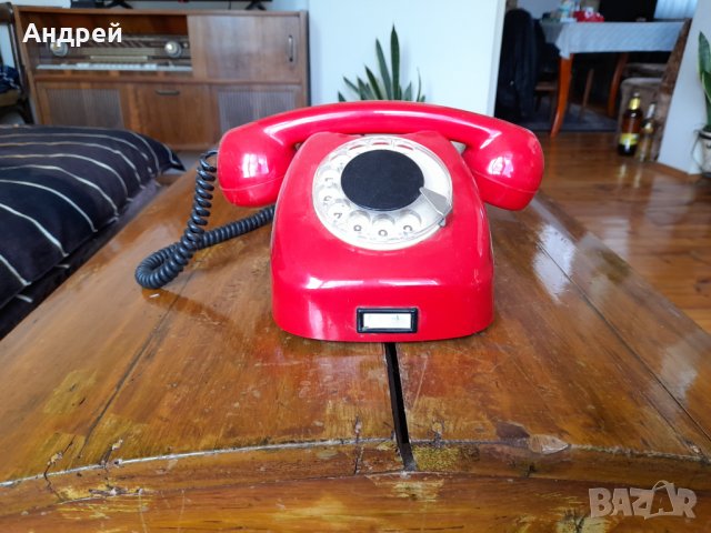 Стар телефон Tesla