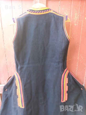 Автентичен красив вълнен сукман . Носия, снимка 9 - Антикварни и старинни предмети - 51760232