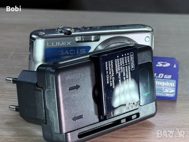 Panasonic LUMIX DMC-FX01 Y2K, снимка 3 - Фотоапарати - 55886206