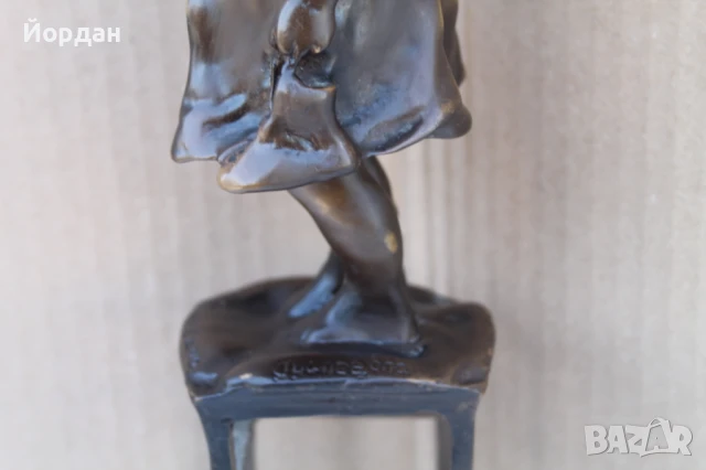 Бронзова фигура ''Момиче с обувка'', снимка 9 - Колекции - 51170553