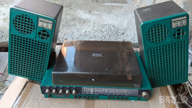 Респром РГС 221 - грамофон, радио, усилвател и колони, снимка 2 - Грамофони - 52829687