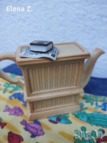 Колекционерски винтидж чайник на Paul Cardew - Small Welsh dresser, снимка 5 - Колекции - 52344504
