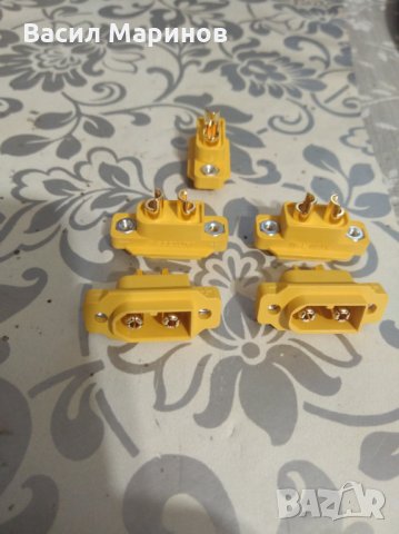 Продавам конектори XT-60E-M Amass с място за гайки (XT60E-M)