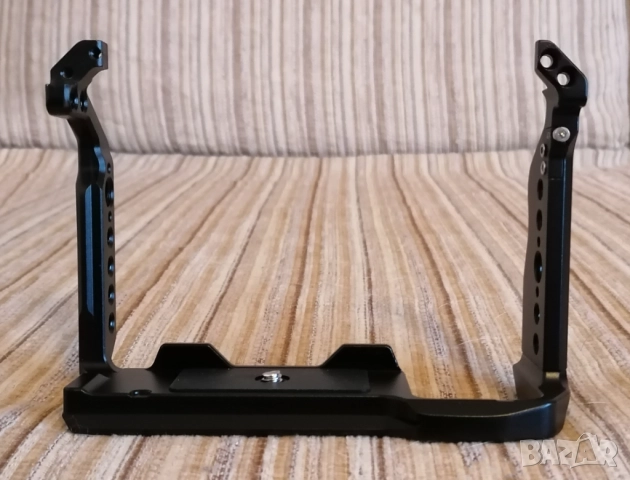 Алуминиева клетка за фотоапарати Sony А7 II, А7 III, А7 IV, А7 SIII, А7 RV, снимка 4 - Чанти, стативи, аксесоари - 41675608