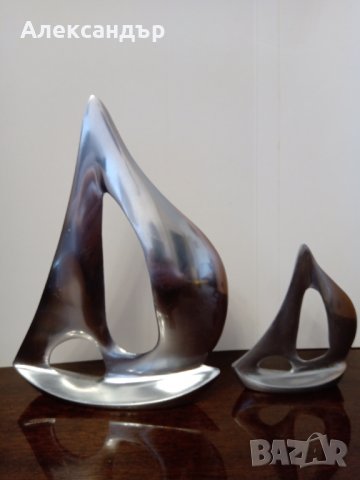 Метална статуетка на платноходни лодки