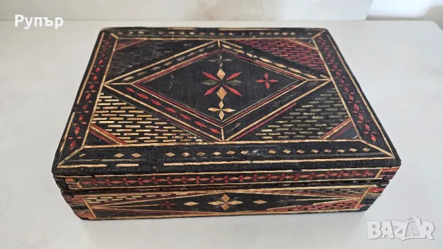 Стара антикварна кутия