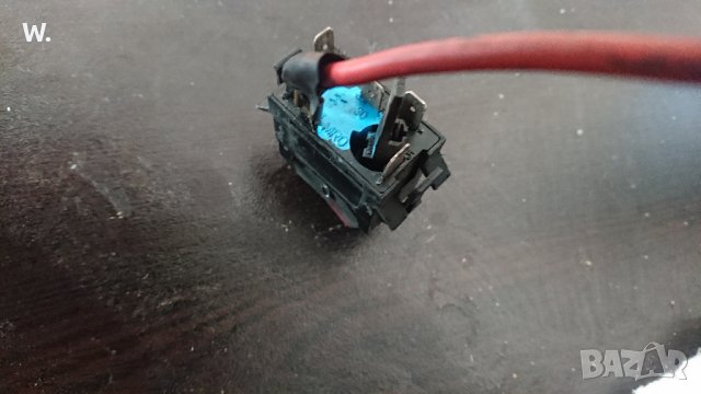 Копче за аварийни светлини за T3, снимка 2 - Части - 42528237