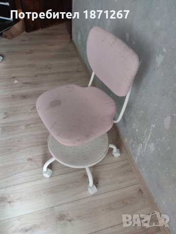 Детски стол за бюро Икеа, снимка 4 - Столове - 44239822