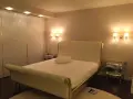 Продаваме Тристаен Апартамент В Западен Парк, снимка 2