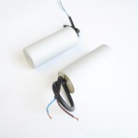Работен кондензатор 420V/470V 35uF с кабел и резба, снимка 1 - Друга електроника - 42560754