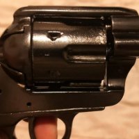 Нестреляща колекционерска реплика на емблематичният револвер Колт 45 писмейкър. За колекция, игра и , снимка 5 - Колекции - 31459290