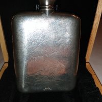 Луксозно плоско шише в подаръчна дървена кутия: ROYAL SELANGOR, снимка 2 - Други ценни предмети - 37219285