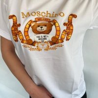 Дамски тениски Moschino, снимка 1 - Тениски - 36773873