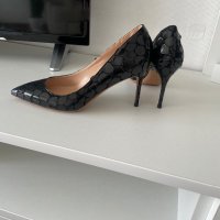 Обувки , снимка 2 - Дамски елегантни обувки - 39904050