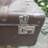 Стар куфар , снимка 4 - Антикварни и старинни предмети - 29812836
