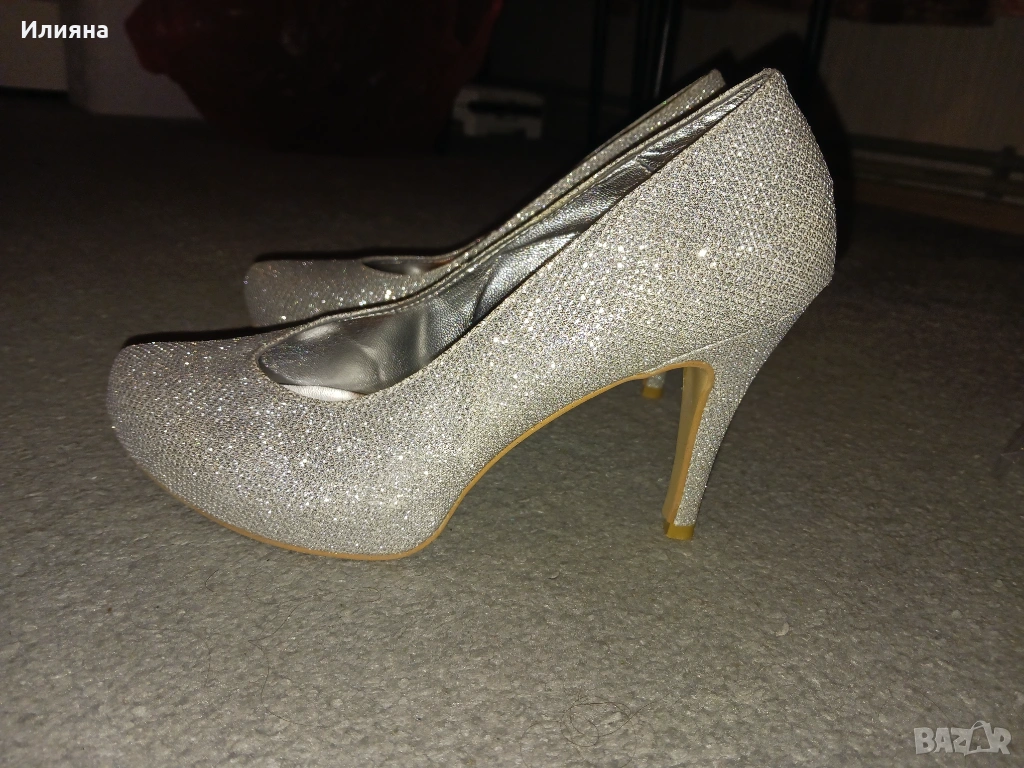 Нови!Сребристи лъскави токчета 38 номер, снимка 1